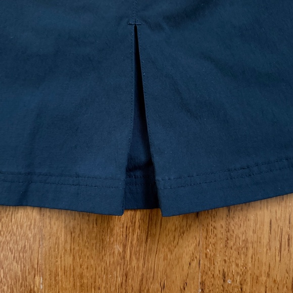 *LIKE NEW* Merrell sport / travel skirt size 4 (fits S / M) - Picture 3 of 5